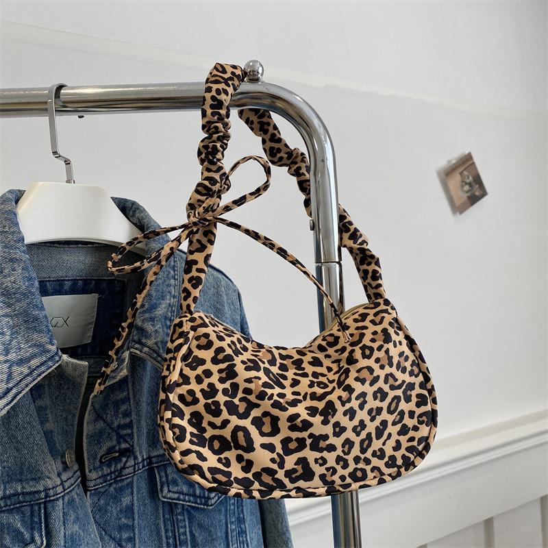 Chic One Shoulder Canvas Bag For Women Perfect For School And Daily Commuting Needs