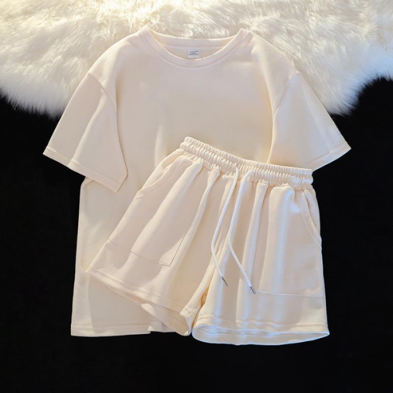 

2026 Summer Women s Casual Sports Set: Loose Short-Sleeve Top & Shorts Large абрикосовий