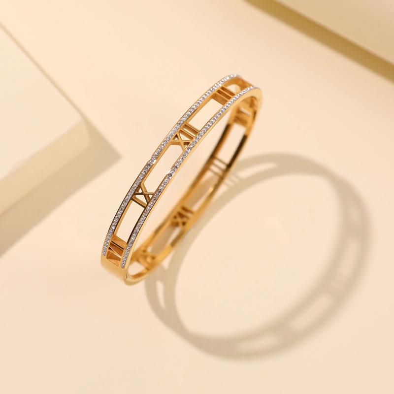 Bracelet Simple en Acier Inoxydable pour Femmes Style Coréen avec Fermoir en Titane Creux Incrusté de Diamants