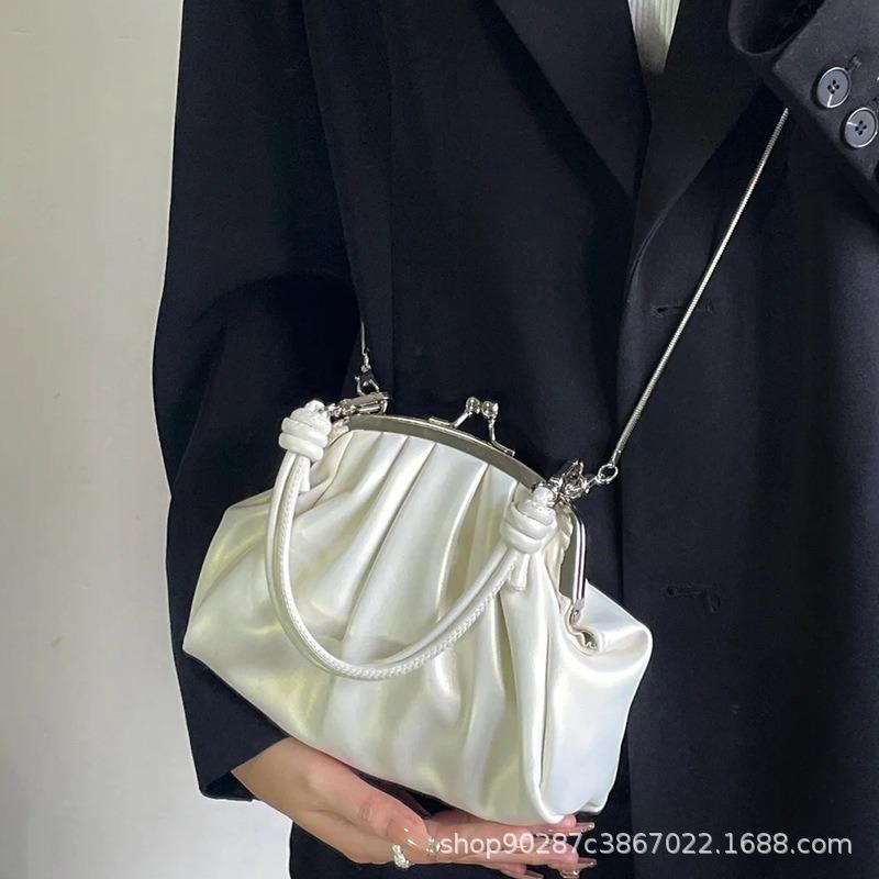 Dinner Bag Cloud Handbag Pleated Clip Bag High-end Chain Bag New Casual Fashion Messenger Bag
