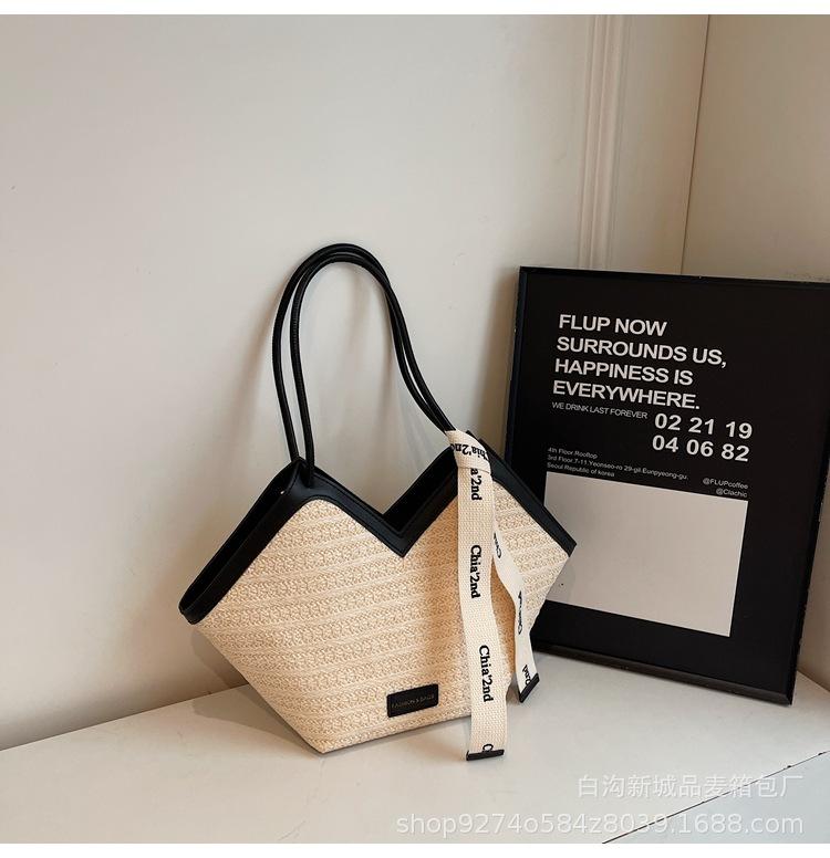 

Bag women s 2025 new model, popular this year, large-capacity tote bag, summer leisure shoulder bag, college student class bag