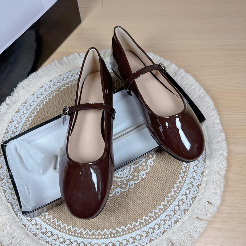 Fashion Flat Shoes Women's Spring Summer Casual Mary Jane Shoes Retro Shallow Round Toe Patent Leather Large Size Women's Shoes 42 43