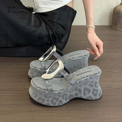 Mode Metalen Decoraties Dikke Zool Dames Wedge Sandalen Instappers Luipaard Mode Platform Slippers Zomerschoeisel Dames Strand Sandalen