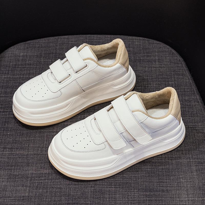 Casual shoes for women in autumn 2026  new thick soled women's shoes  fashionable and versatile board shoes