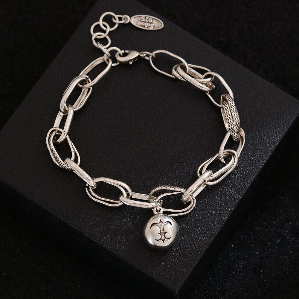 Fashionable Retro Bear Diamond Bracelet - Women's Unique High-End Charm