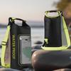 Eine 2-Liter-Universal-Handytasche, wasserdichte Umhängetasche, die die Nutzung des Touchscreens ermöglicht und für Outdoor-Aktivitäten geeignet ist.