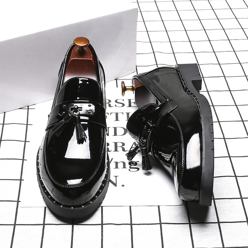 Italy Luxury Brand Loafers Men Shoes Tassel Man Designer British Style Lacquered Leather Mens Shoes Thick Bottom Wedding Shoes