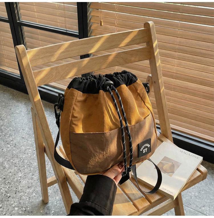 Women's Outdoor Casual Crossbody Bag with Drawstring Closure - Fashionable Single Shoulder Bag for Everyday Use