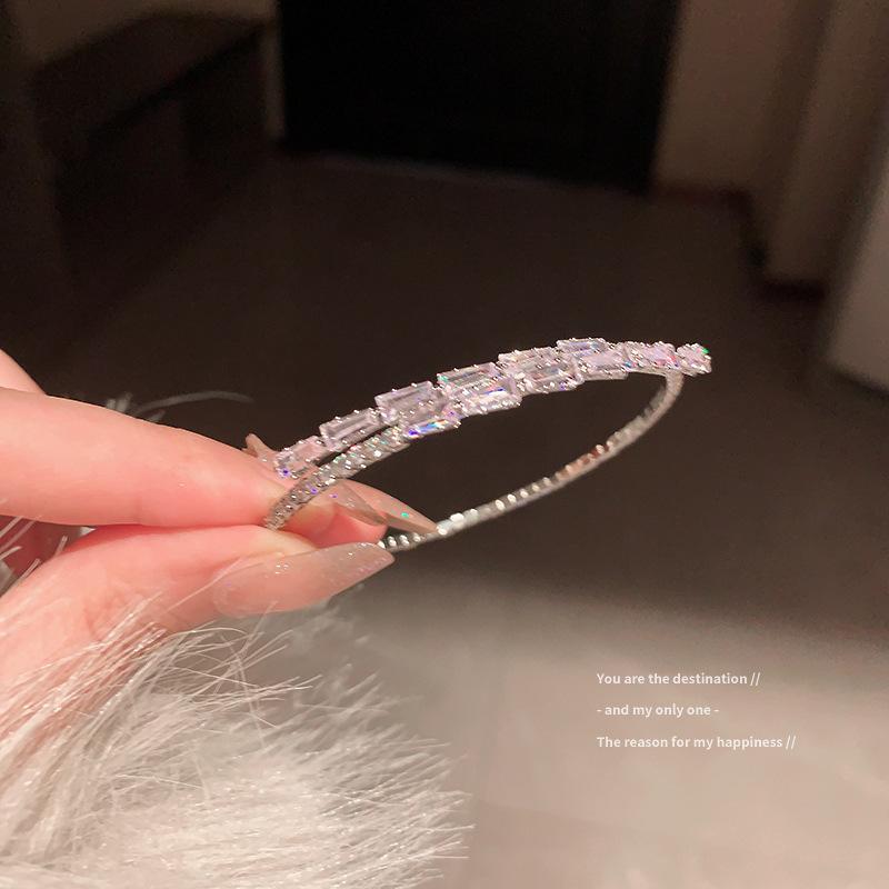 Real gold electroplated zircon geometric bracelet temperament light luxury high-end bracelet simple commuter design bracelet