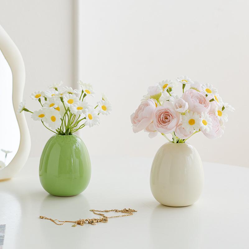 Small Daisy Artificial Flower in Cream Ceramic Vase - Ins Style Tulip for Living Room or Bedroom Decoration.