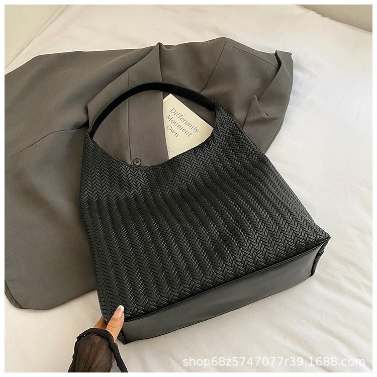 Premium Sense Commuting 2025 Tote New Bag Underarm Casual Versatile Retro Large Capacity Shoulder Tote Bag Women