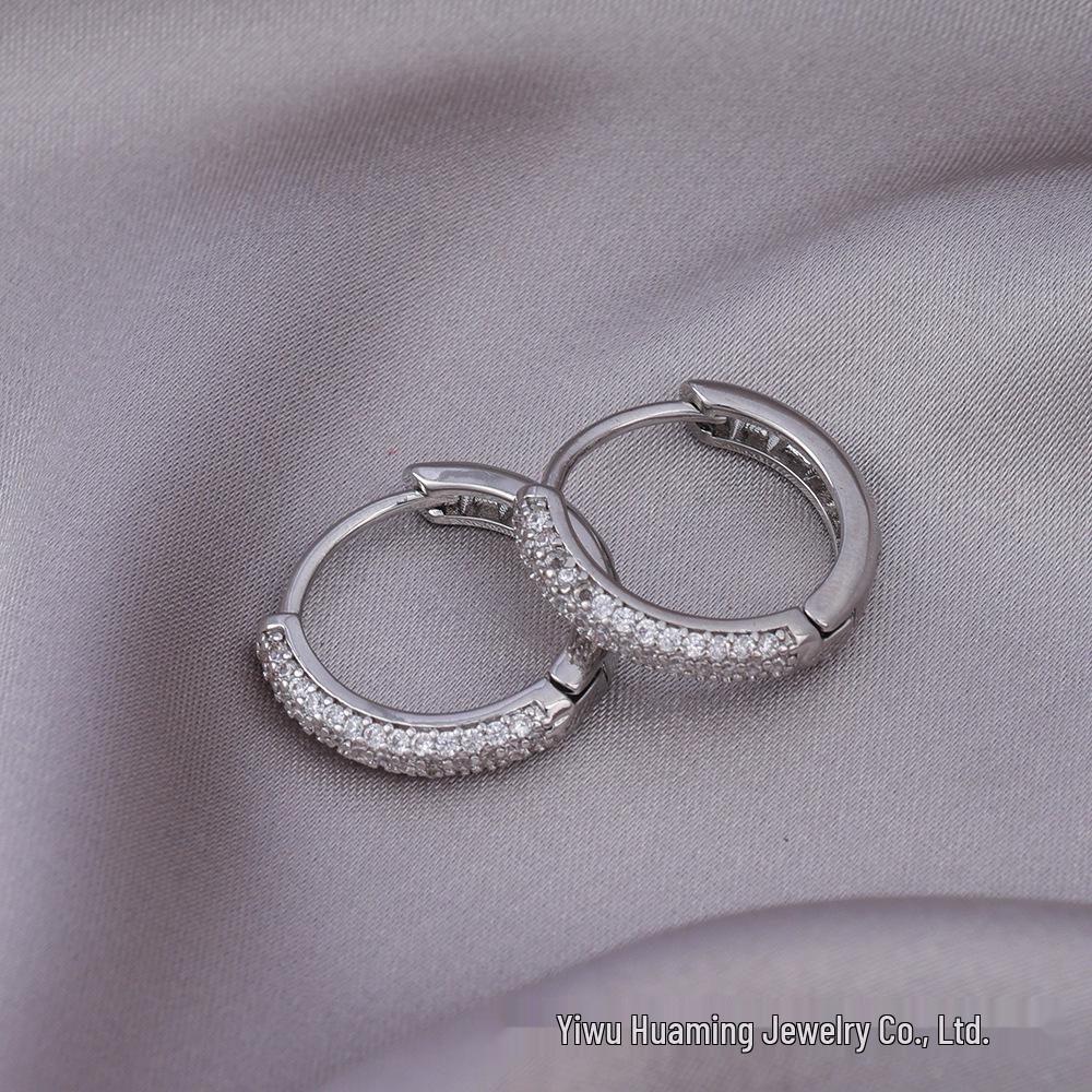 Stylish Gold Circle Ear Cuffs - Light Luxury Jewelry for Trendy Women