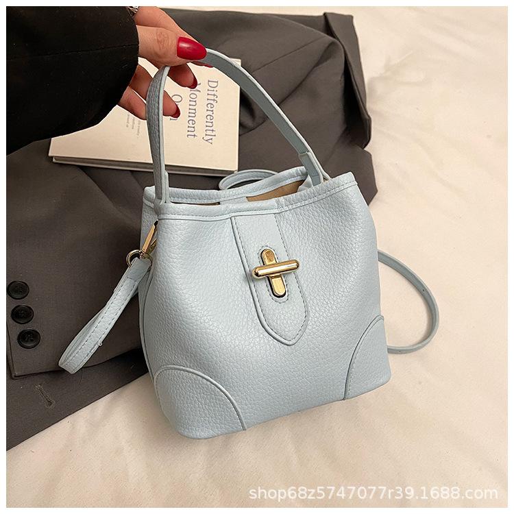 2025 new one-shoulder crossbody women's bag, versatile large-capacity casual foreign style hand-held commuter bag, bucket bag, tote bag