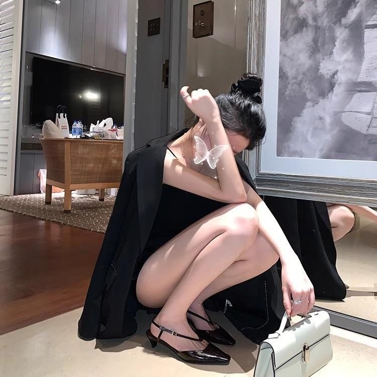 

Su Yinyin has the same style of Beijing Circle Fumei~ Square head small gold buckle eel pattern kitten and bag head back empty sandals woman 40 черный коричневый