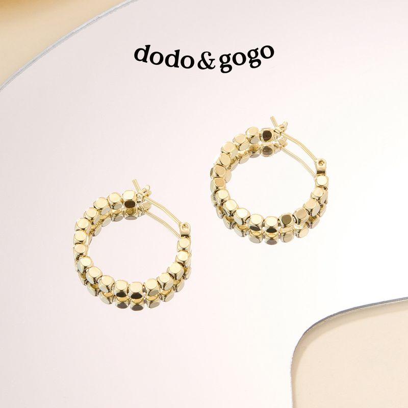 Dodogogo Small Sugar Cube Necklace Women s Accessories High-End Clavicle Chain Light Luxury Niche Gold Necklace Birthday Gift Sugar Cube - Gold Ear Cuff