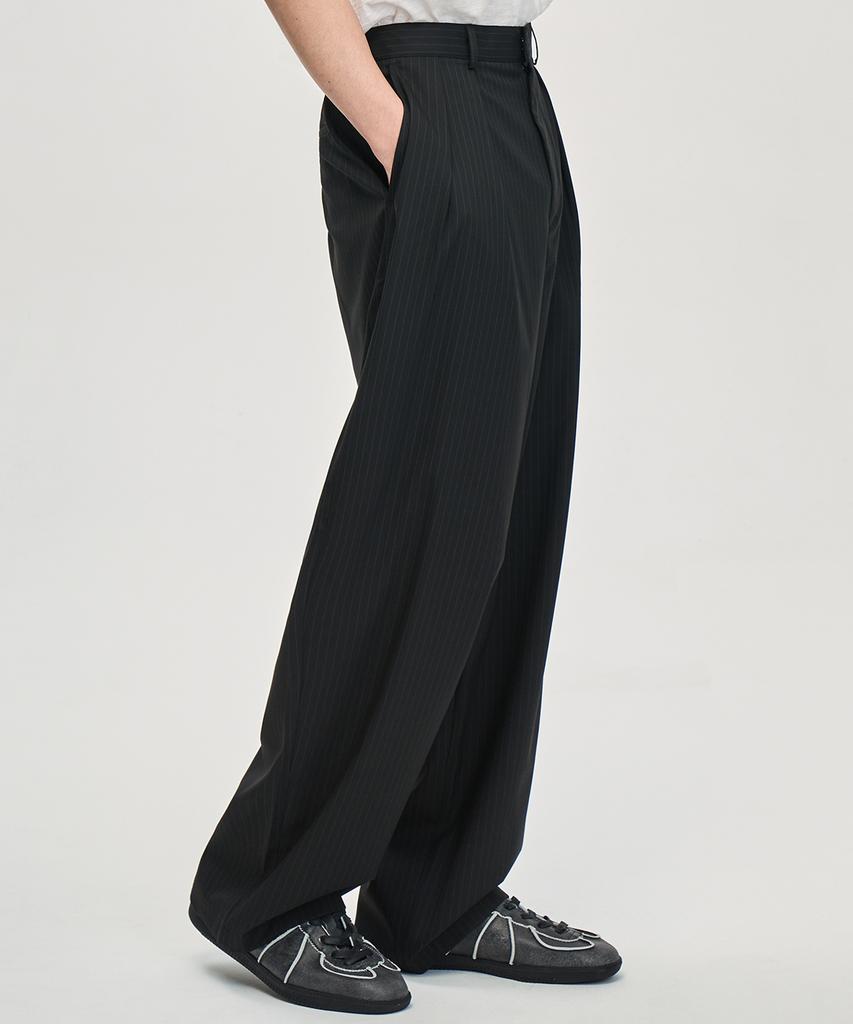 PRAIRIE Double-Pleat Pin Stripe Wide Slacks (Black)