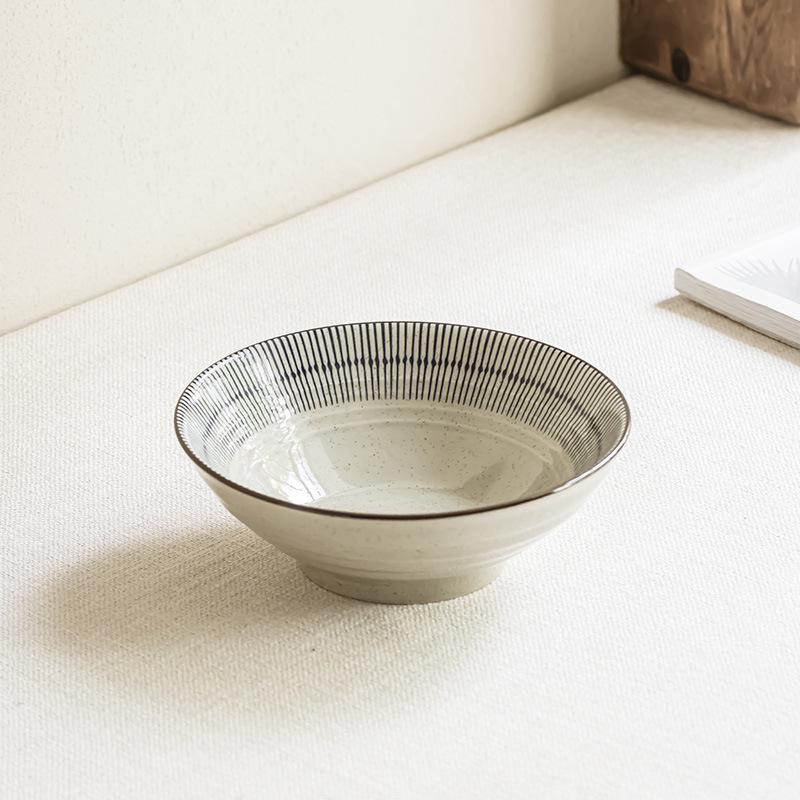 Retro Japanese Bamboo Hat Ceramic Bowl, 7-inch Tableware for Breakfast, Noodles, or Rice.