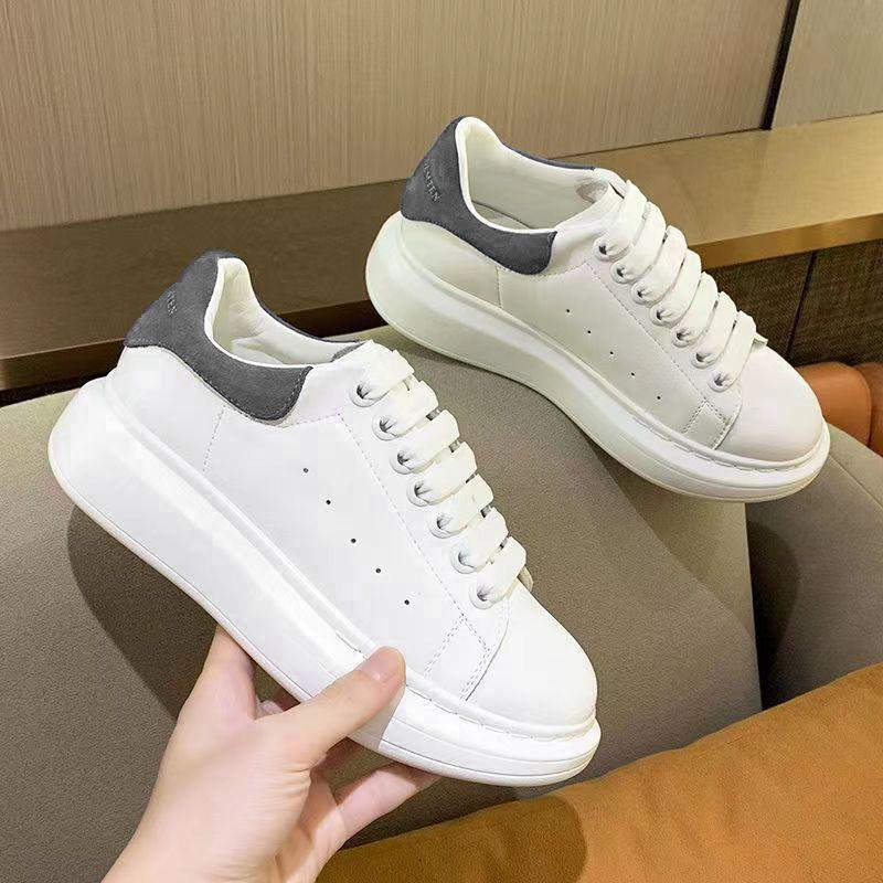 

Белые туфли для женщин Весна Новые Любители Дикий Студенты Платформа Толстая Подошва Увеличена Повседневный Спорт Скейтерская Обувь 40