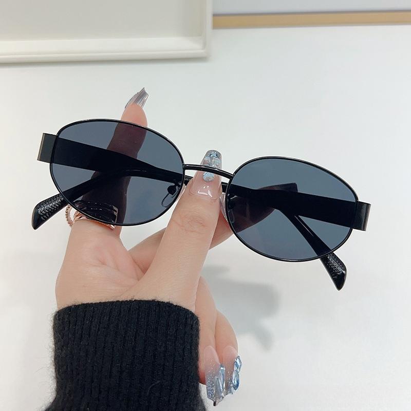 

Fashion Retro Oval Sunglasses for Women Vintage Trendy Sun Glasses Women Luxury Small Metal Frame Classic Shades Eyewear UV400 черный серый