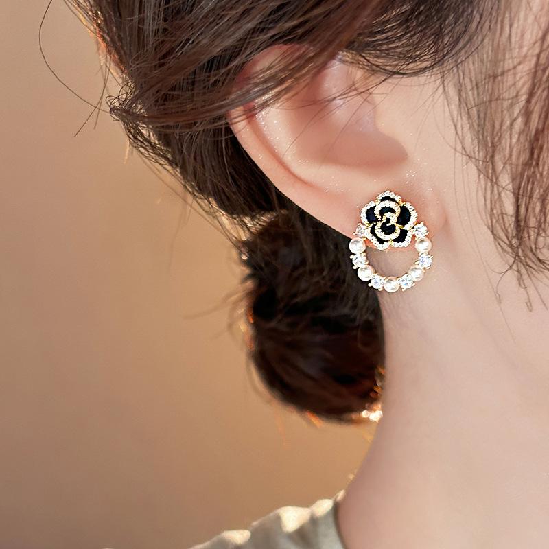 Silver needle oil painting style flower pearl earrings light luxury niche temperament elegant stud earrings exquisite versatile earrings women
