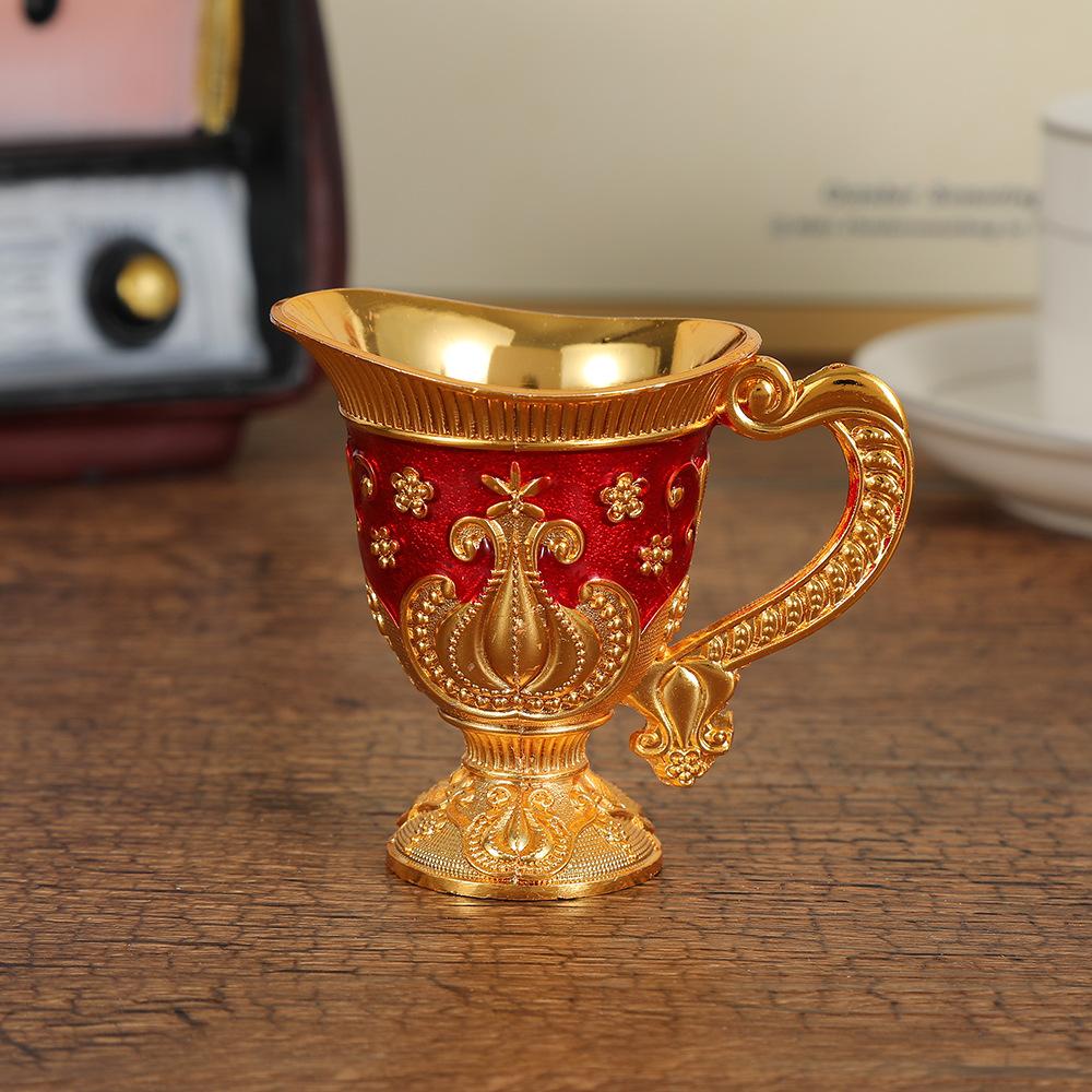 

Чашка с золотой ручкой, одна чашка для байцзю с ручкой, дворцовый стиль, украшение для винного шкафа в ресторане высокого класса 50ml