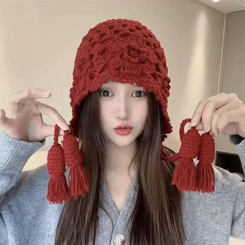 Plush Woollen Beanie With Flower Accents And Ear Guard For Women Perfect For Autumn And Spring
