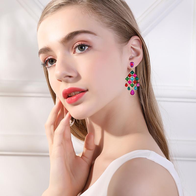 Korean 2024 New Fashion Popular Vintage Shine Rhinestones Earrings for Women Luxury Crystal Elegant Dangle Earings Jewelry Party