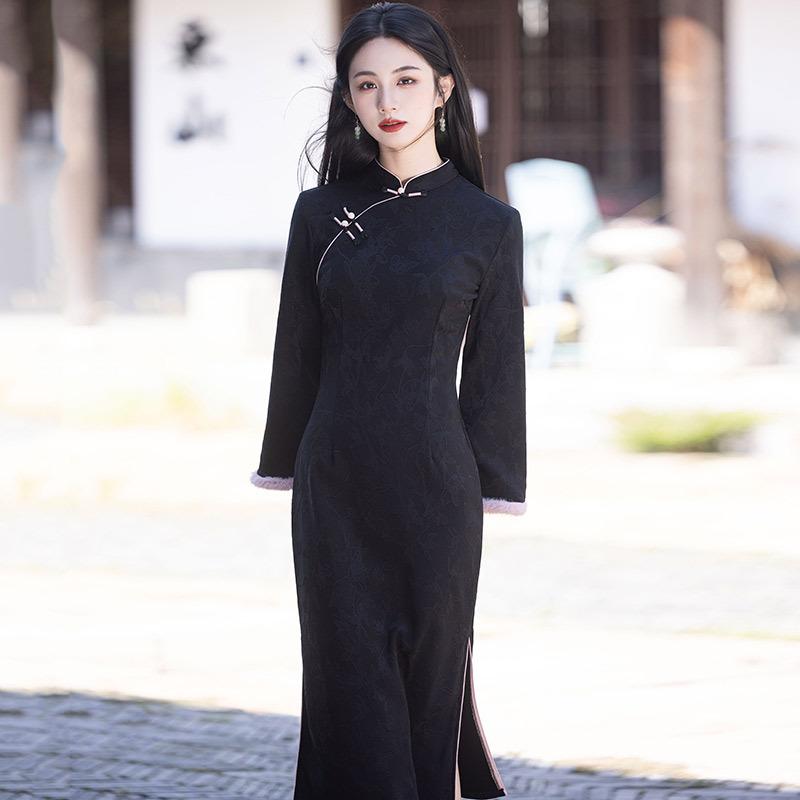 Black velvet thickened winter clothing national style new Chinese long-sleeved improved cheongsam young women's high-end sense retro winter