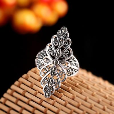 Retro Lace Finger Ring Exaggerated Faux Gemstones Petal Finger Band Women Silver Color Decorative Ring Jewelry Accessories