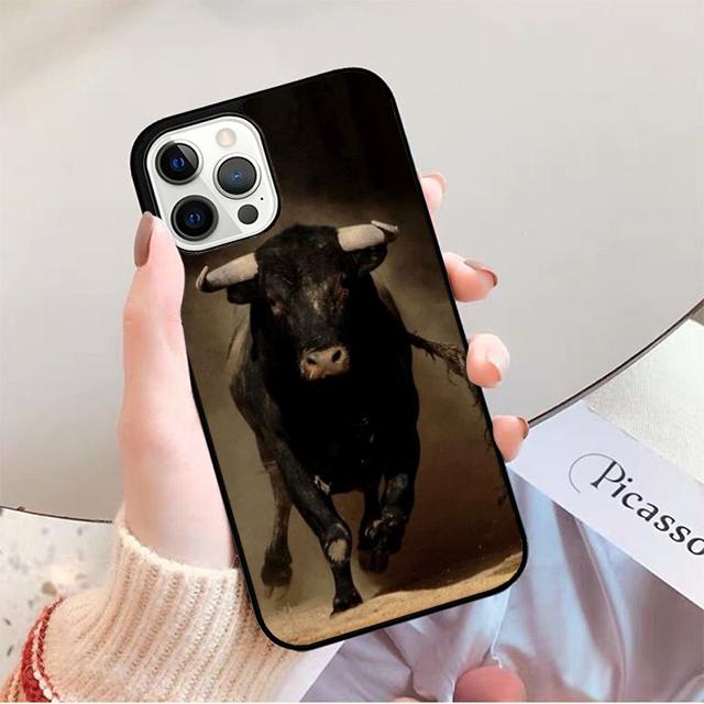 Bullfight Bull Fighter Phone Case for iPhone 17 Air 16 16e 15 Plus for Apple 13 11 12 14 Pro Max Cover Coque Fundas