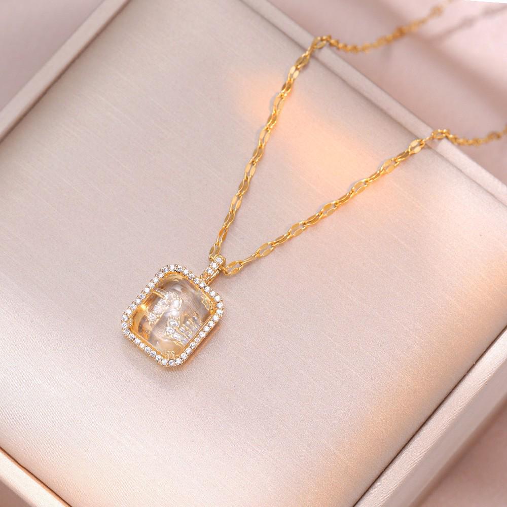 Women's Fashion Heart Pendant Necklace - Elegant, Simple Design, Versatile Clavicle Chain Jewelry