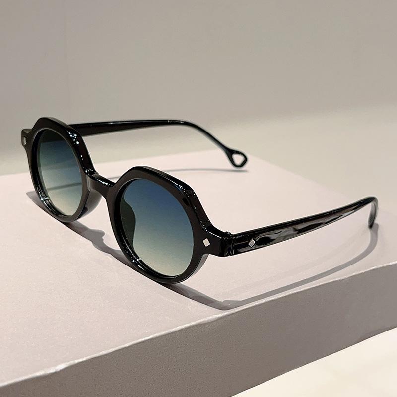 Rivet Polygon Vintage Sunglasses Women For Men Luxury Brand Designer Round Sun Glasses Punk Popular Hip Hop Eyeglasses Uv400