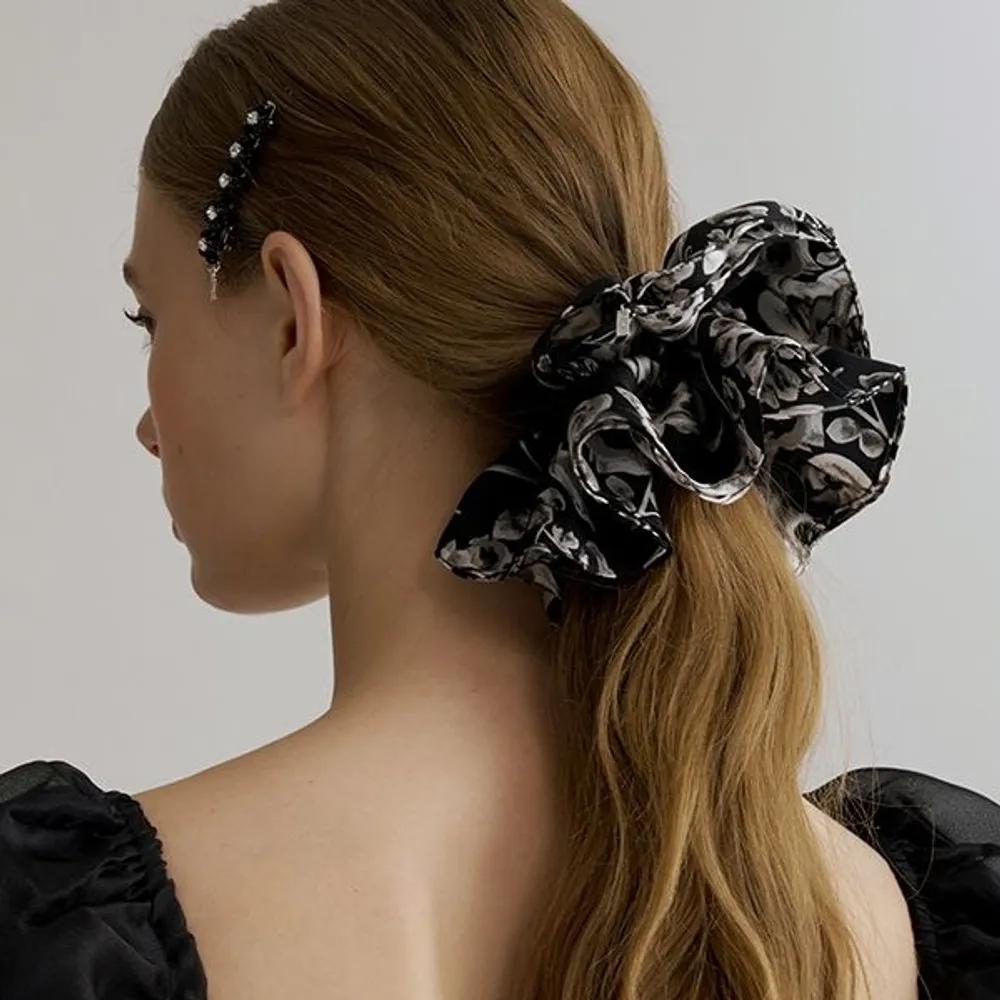 Ink Flower Scrunchie JP-25-016S ivory