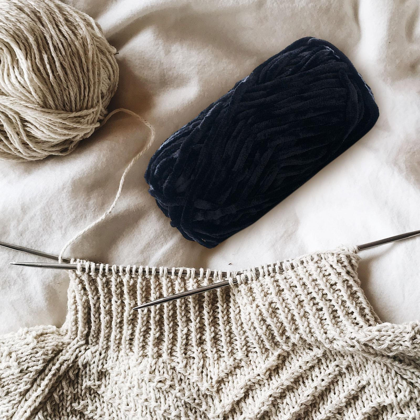 

Коренастая шерстяная пряжа, длина вязания гигантской руки, 80 м, громоздкий вес для кровати для домашних животных