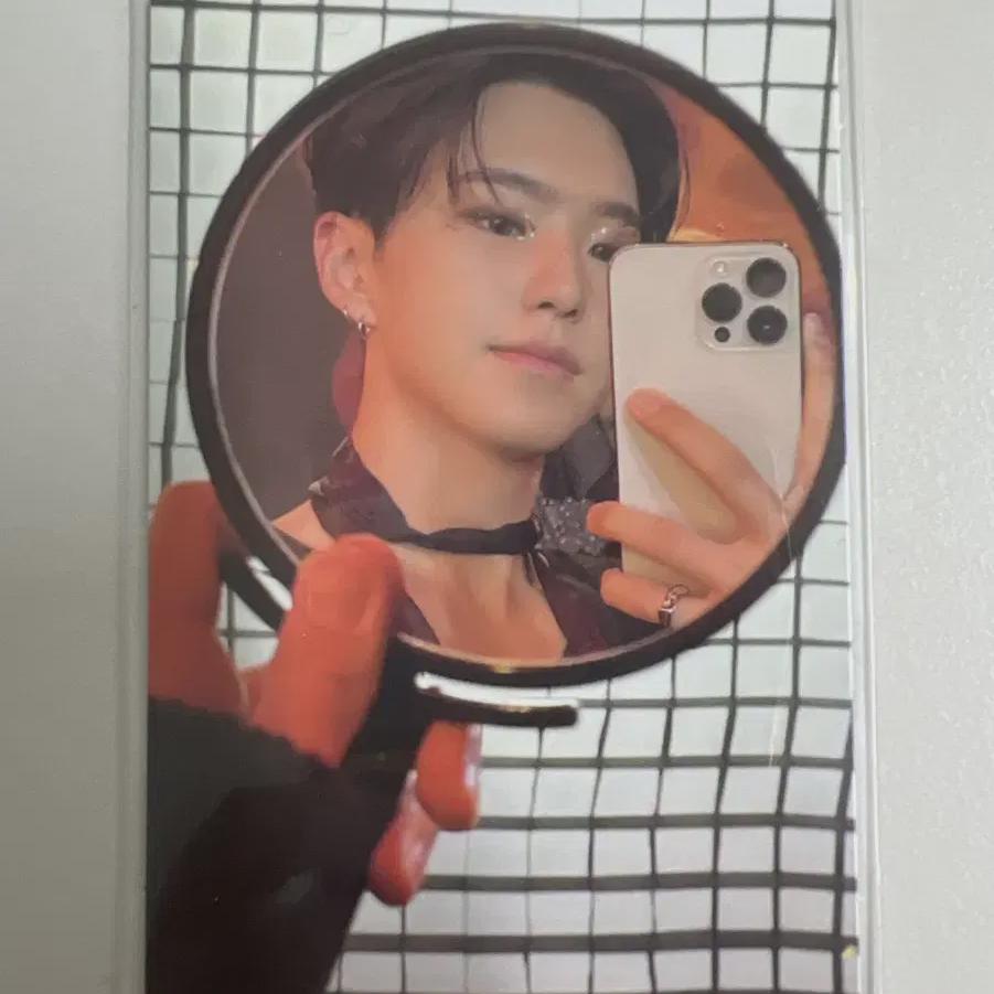 

Seventeen Hoshi Mirror Selfie