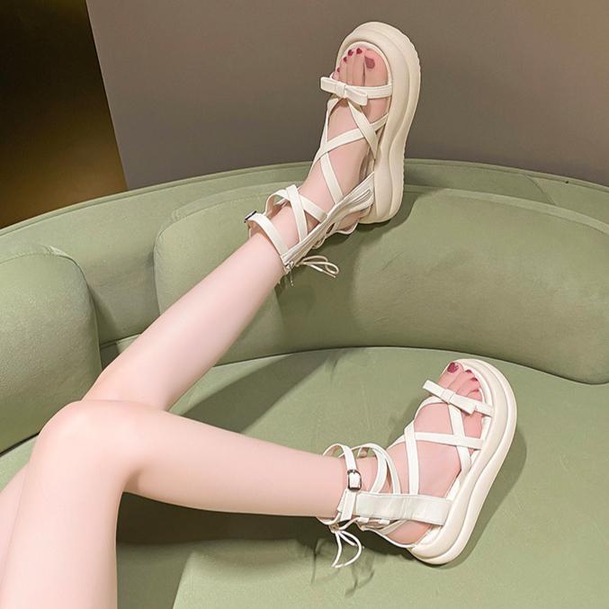 

Женские высокие римские сандалии с перекрещивающимися ремешками 35