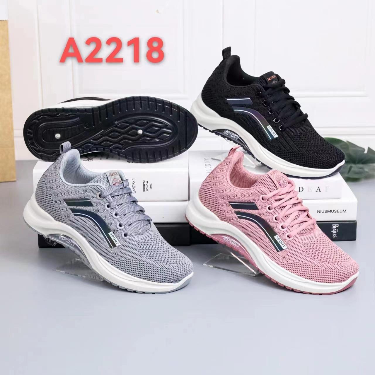 

Shoes women s new casual walking soft-soled sports shoes women s breathable and comfortable thickened fly-woven shoes 41 світло-сірого кольору