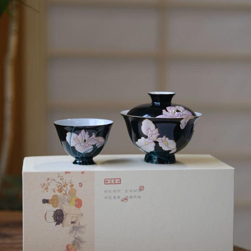 

Jingdezhen Enamel Ceramic Iris Covered Tea Bowl 100ml