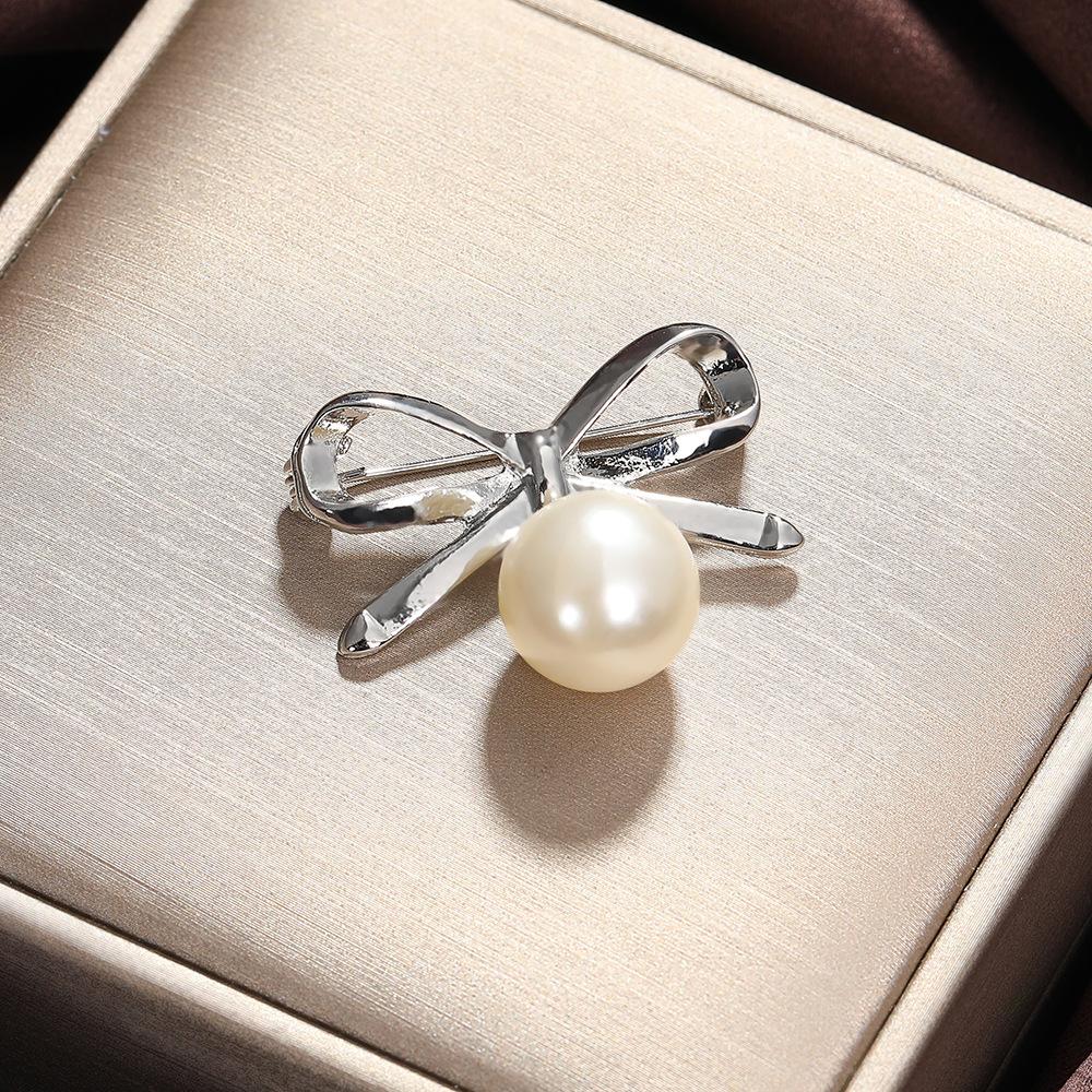 Маленькая брошь, бант, антибликовая брошь, высококачественная рубашка без швов на груди, антибликовая пуговица-булавка.