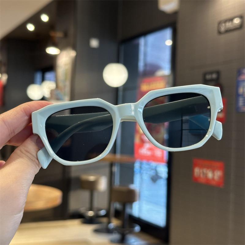 

Kids Classic Outdoor Sun Protection Sunglasses Boys Girls Colors Protect Eyes Baby Glasses UV400 Sun Glasses Children Eyewears 1PC