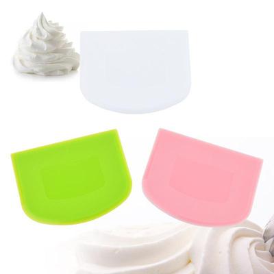 Nordic Style Anti-Slip Frosted Plastic Scraper: Multi-Functional Kitchen Tool for Cutting and Scraping