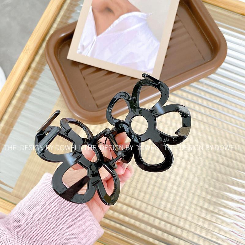 Chic Flower Patterned Hair Claw Clip In Vibrant Colors For Fashionable Hair Styling