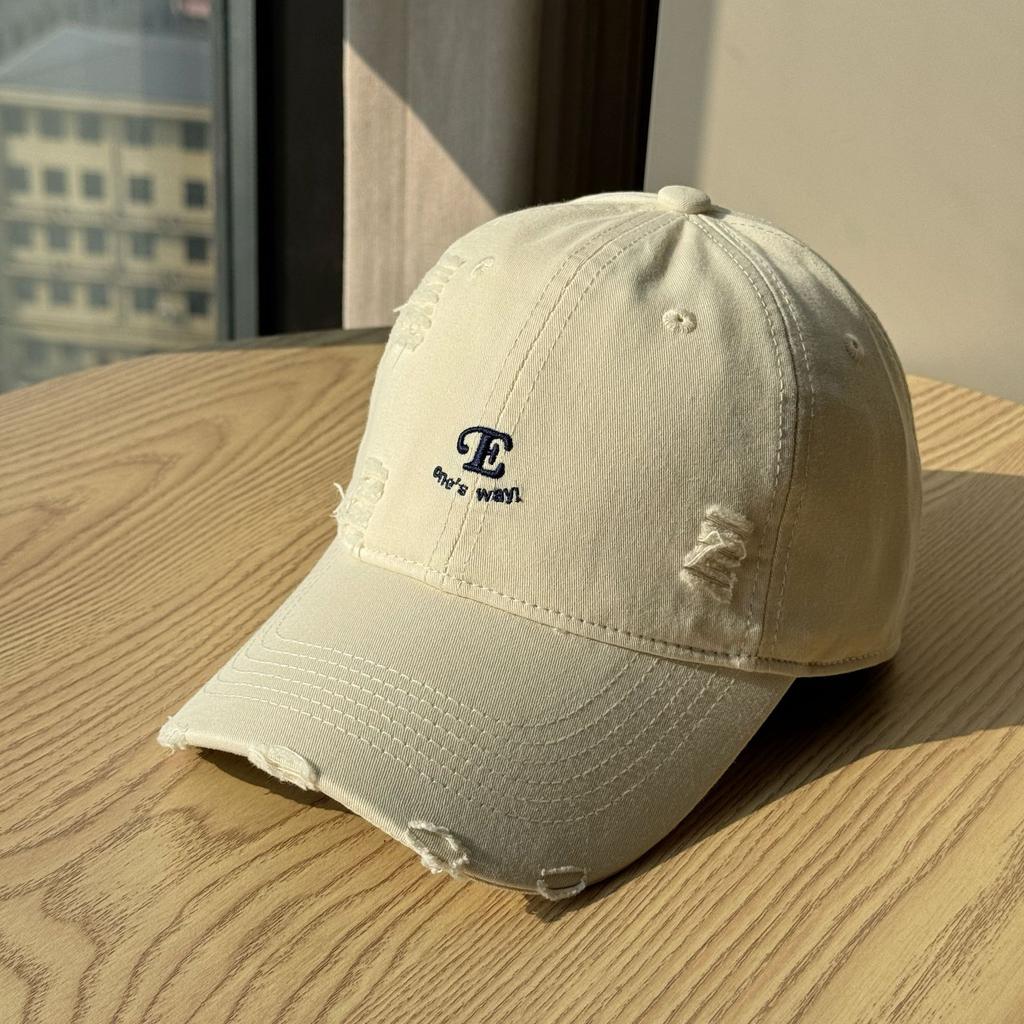 Burgundy Frayed Vintage Embroidered Baseball Cap for Couples, New Spring/summer/autumn Versatile Large-brimmed Age-reducing Cap