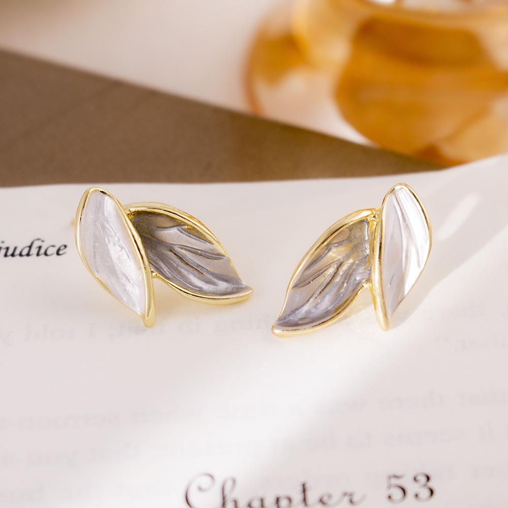 High-Grade Green Floral Pearl Earrings - Silver Needle Lily of the Valley and Tulip Design