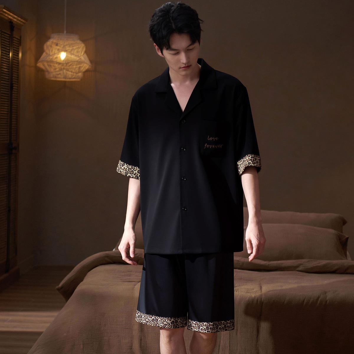 

Black Luxury Ice Silk Men s Short-Sleeve Leopard Print Homewear Set 2XL