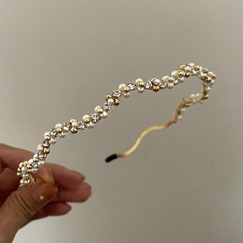 Elegant French Zirconia Pearl Wave Headband - Light Luxury Retro Design