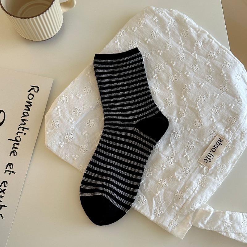 Women's New Spring and Summer Products Are All Striped Boneless In The Tube Pile Socks