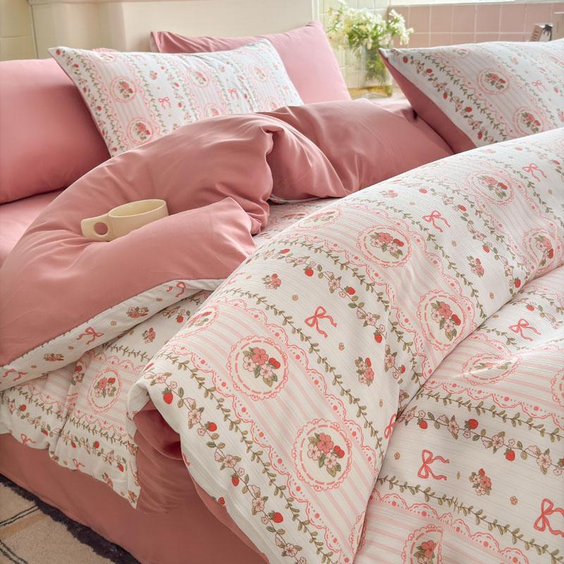 

Комплект постельного белья из четырех предметов на лето из двухслойной марли класса А с цветочным принтом и пузырчатого хлопка 1.8m Bed 4-Piece Set (Duvet Cover 180*220cm)