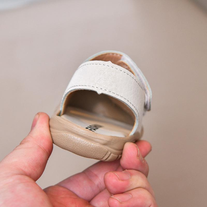 2025 Kollisionsschutz Babysandalen für Alter 1-3: Weiche Sohle Unisex Kleinkind Lauflernschuhe für den Sommerstrand.
