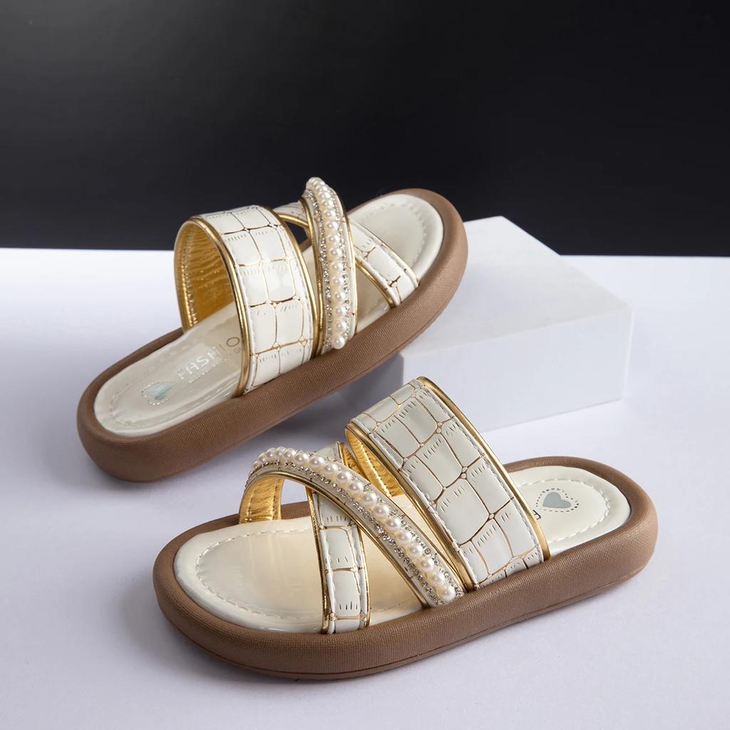 Girls Summer Chic Slippers for Kids Fashion Versatile Sandals with Sweet Pearl 2024 New Girls Beach Shoes for Vacation Soft Sole